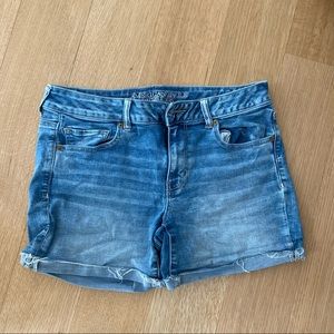 American Eagle women’s midi Jean short